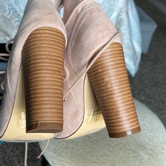 Lulus lace up stacked heel ankle booties - Picture 10 of 10